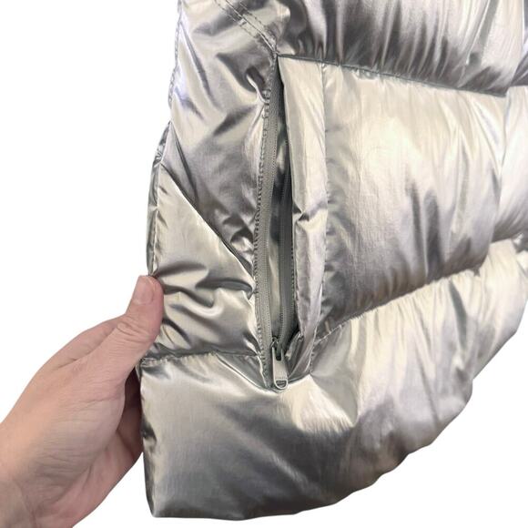 Athleta Silver Downtown Metallic Down Puffer Vest Silver Size M - Picture 6 of 13